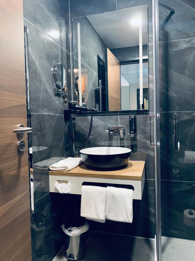 Intergroup Business & Design Hotel Ingolstadt Kosching Eksteriør bilde